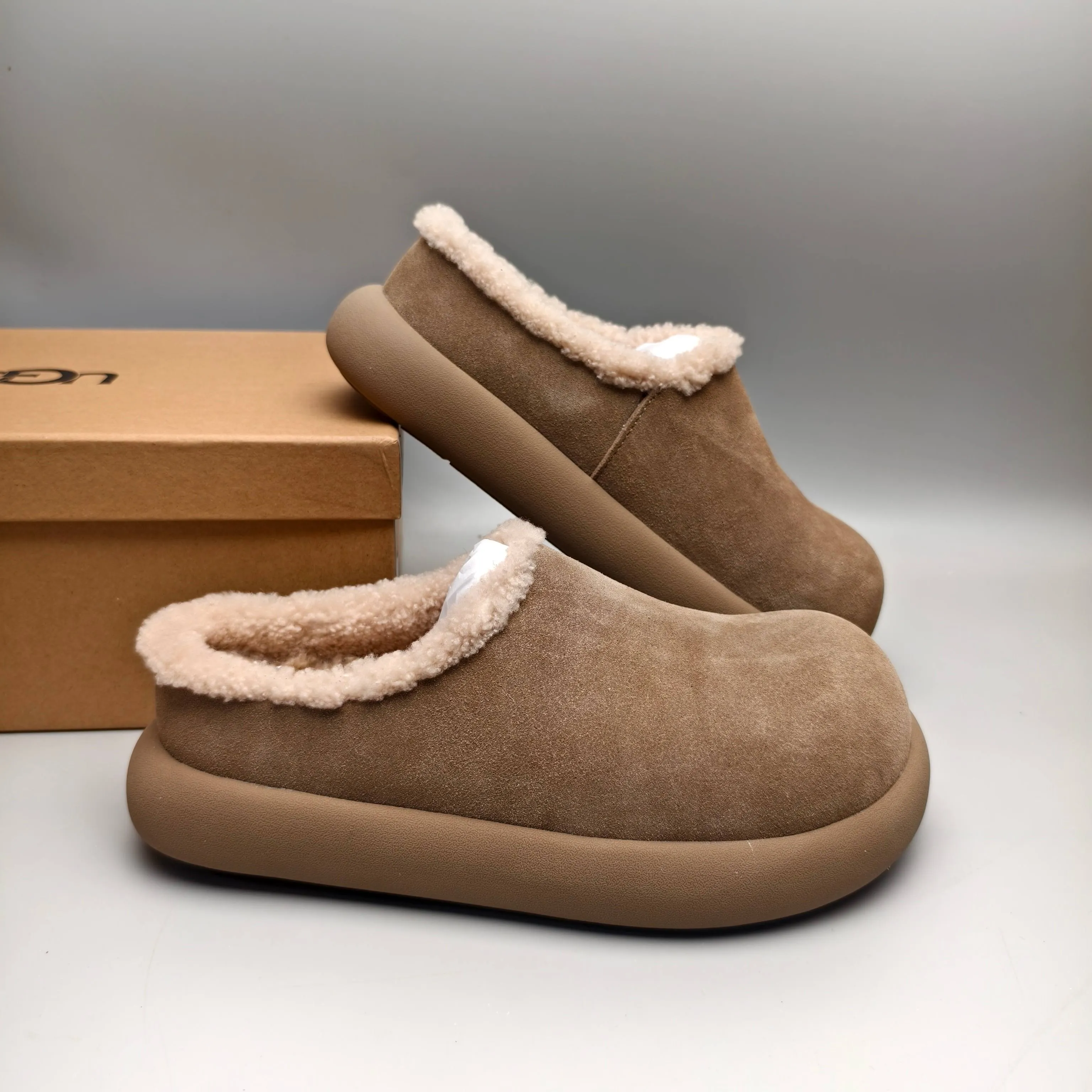 💰480 UGG sheepskin all-in-one snow boots 6088 UGG sheepskin all-in-one snow boots slip-on home shoes potato thick-soled women's shoes color: maroon antelope brown sand chocolate matching code: 35-40